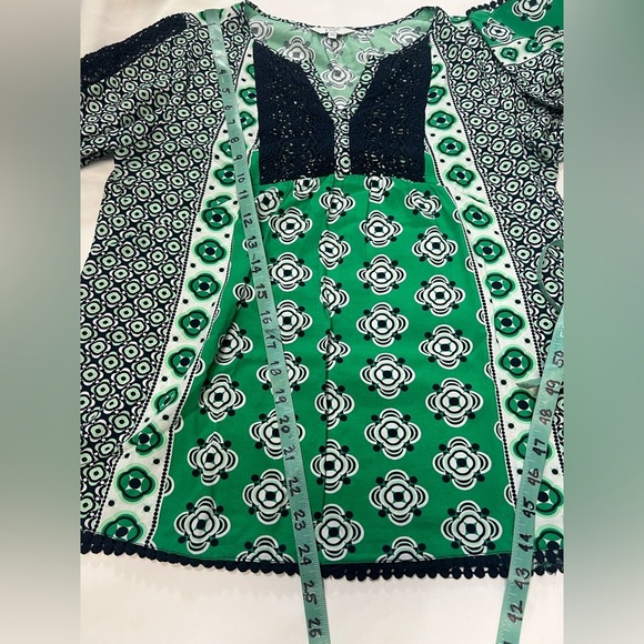 CROWN‎ & IVY Navy and green pattern top size S. - Picture 9 of 10